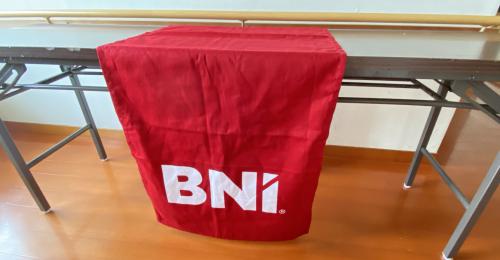 Z294:BNIテーブルランナー 1枚